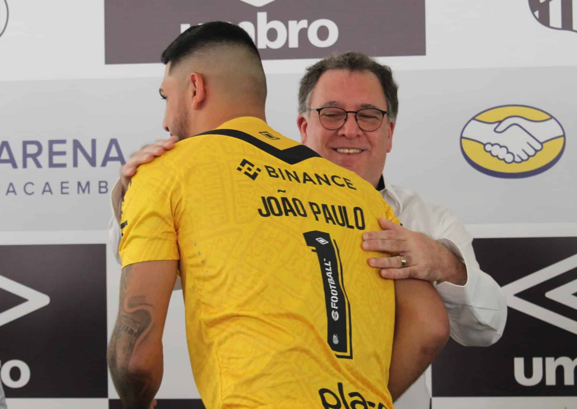 Jo&atilde;o Paulo e presidente do Santos Marcelo Teixeira