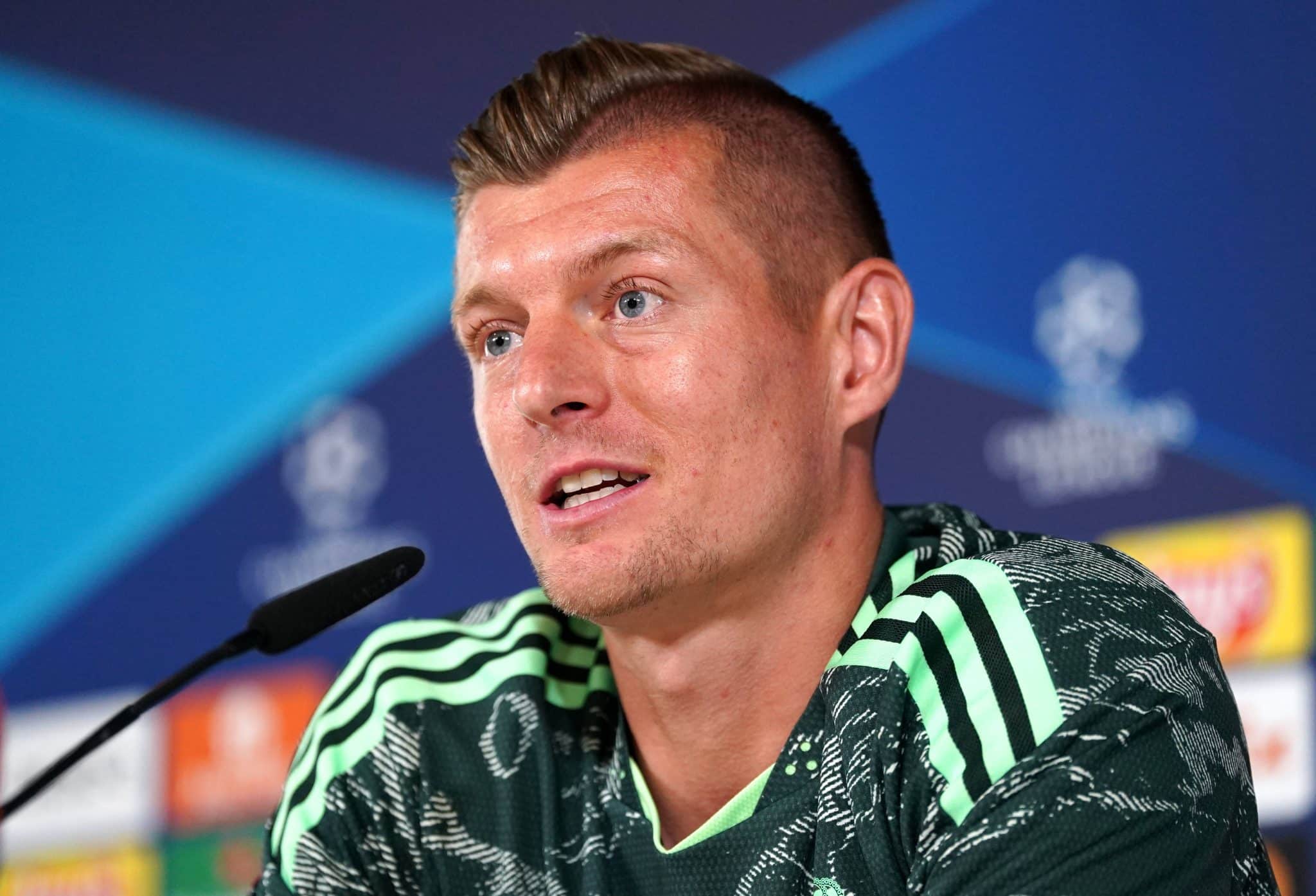 Como mudan&ccedil;a de treinador impediu que Toni Kroos disputasse a Premier League