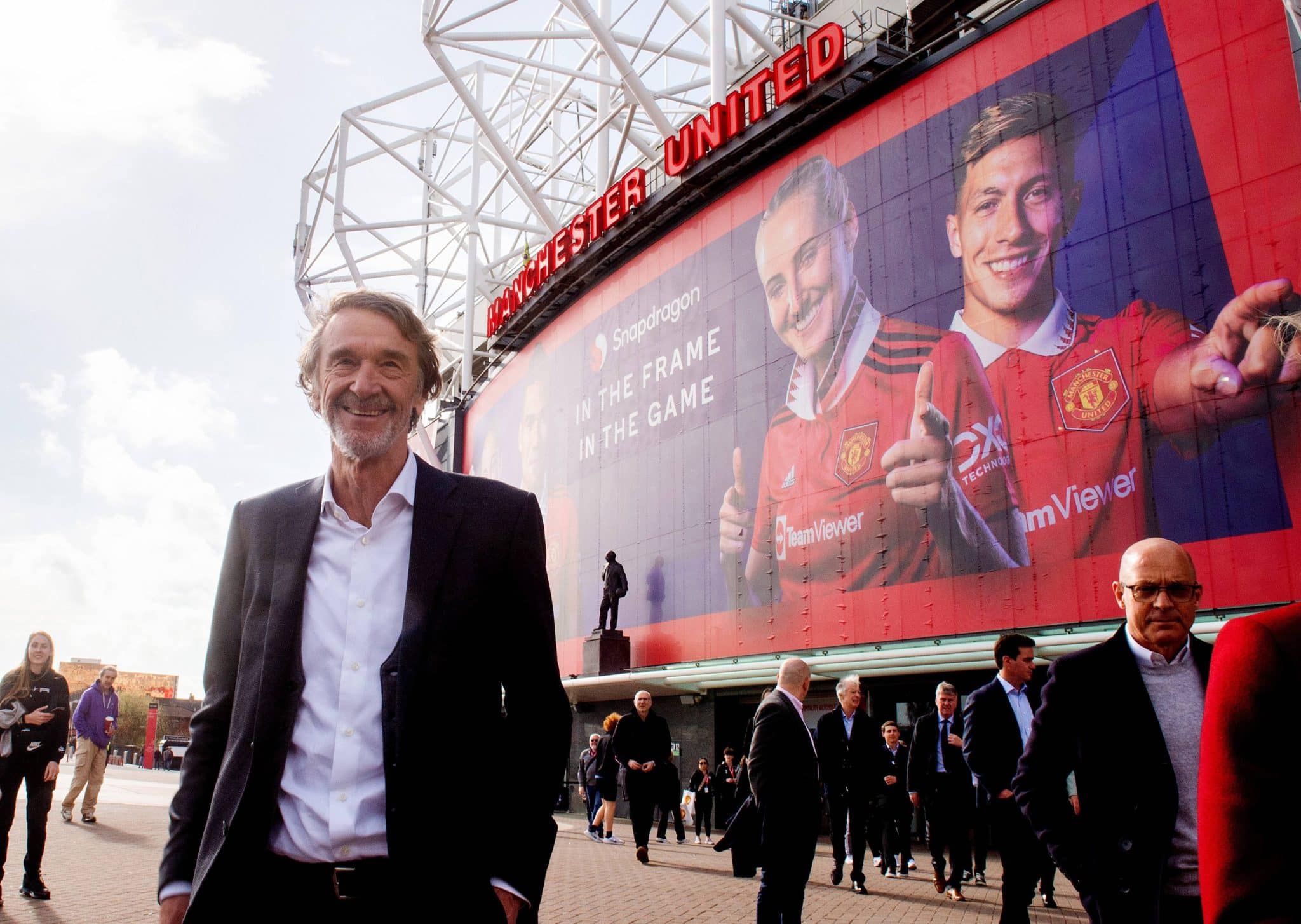Jim Ratcliffe espera economizar mais de R$ 220 milh&otilde;es de reais em 2025 ap&oacute;s cortar gastos no Manchester United