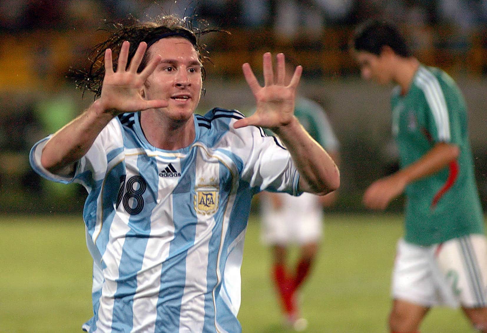 Idolatria de filho de &aacute;rbitro por Messi impediu expuls&atilde;o do craque na Copa Am&eacute;rica