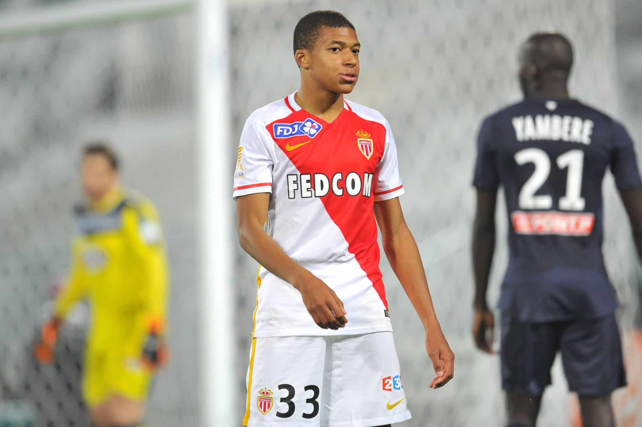 O jovem Kylian Mbapp&eacute;. com a camisa do Monaco, em 2015