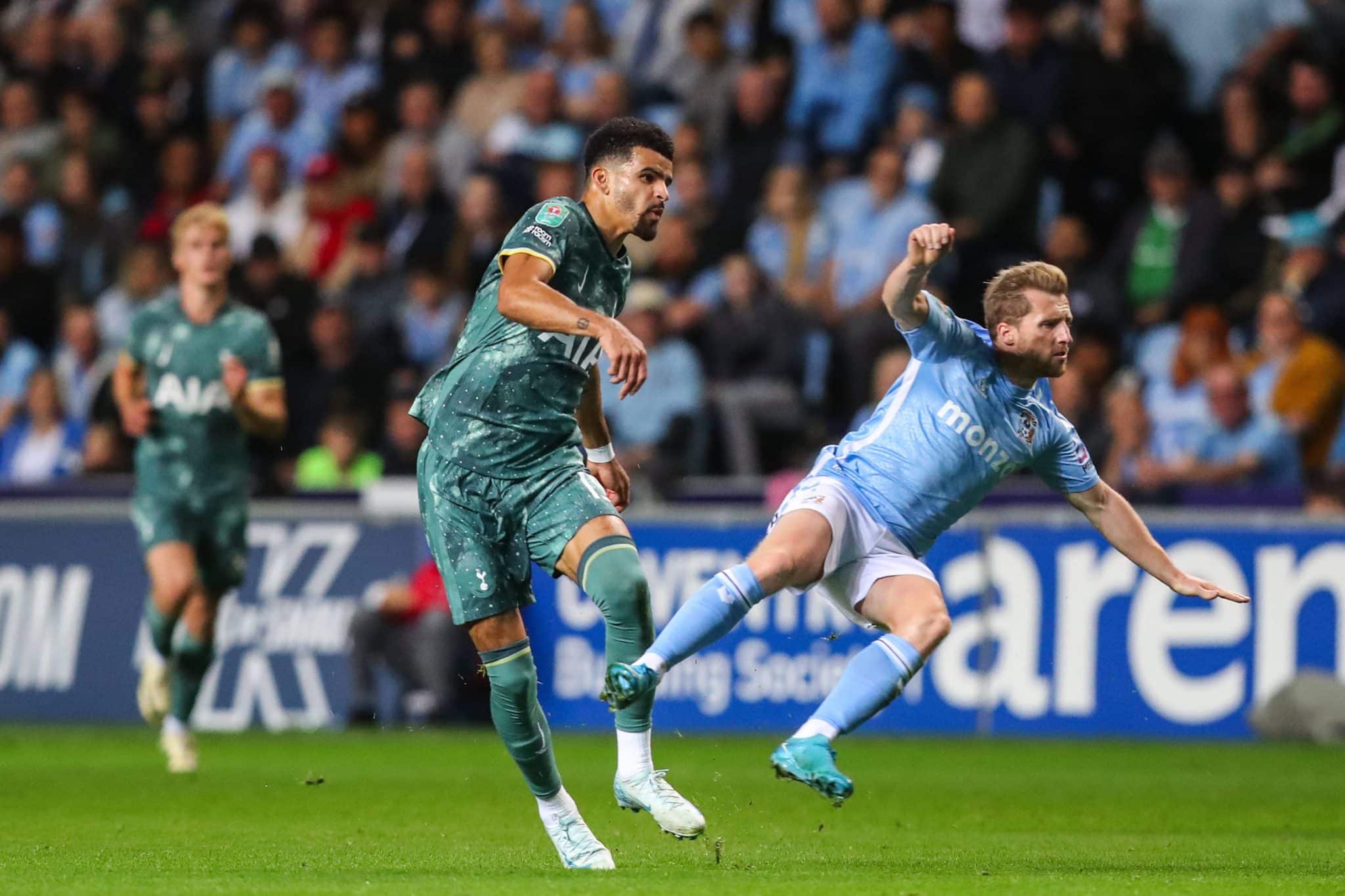 Solanke segue sem convencer no Tottenham, e passa em branco mais uma vez na temporada