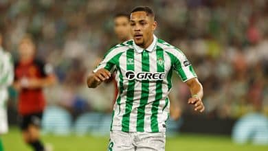 T&eacute;cnico do Betis fala sobre gols perdidos por Vitor Roque: &lsquo;Se fizesse todos n&atilde;o estaria aqui&rsquo;