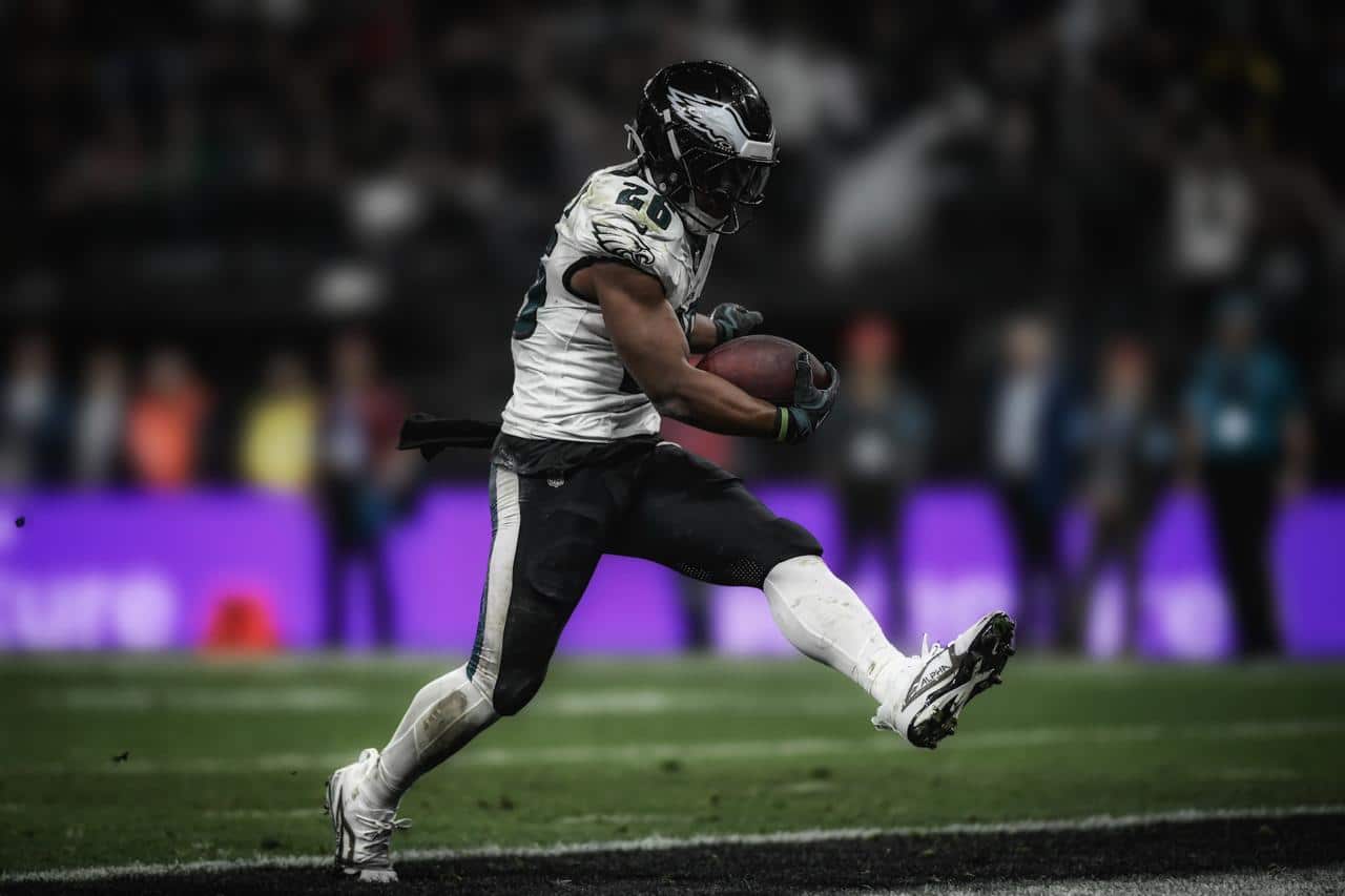 Saquon Barkley corre na Neoqu&iacute;mica Arena