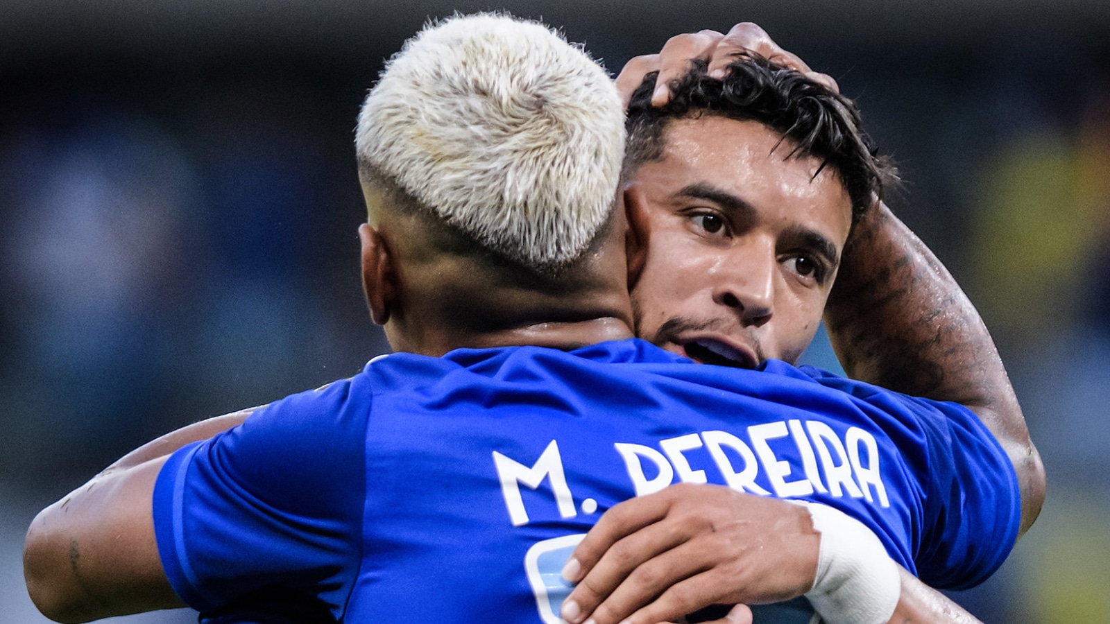 Matheus Pereira e William s&atilde;o lembrados por comentaristas em derrota da Sele&ccedil;&atilde;o