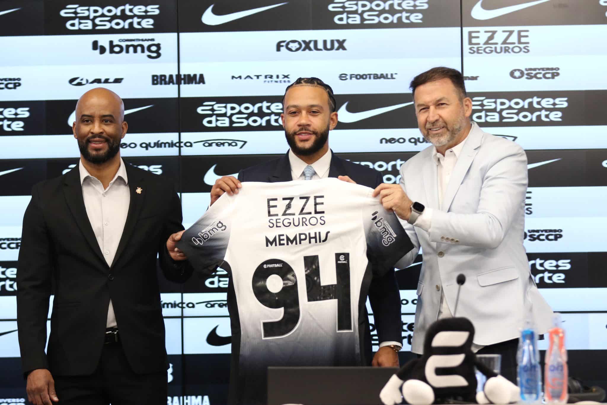 Como o Corinthians tenta evitar calote e se proteger de rebaixamento no contrato com Depay