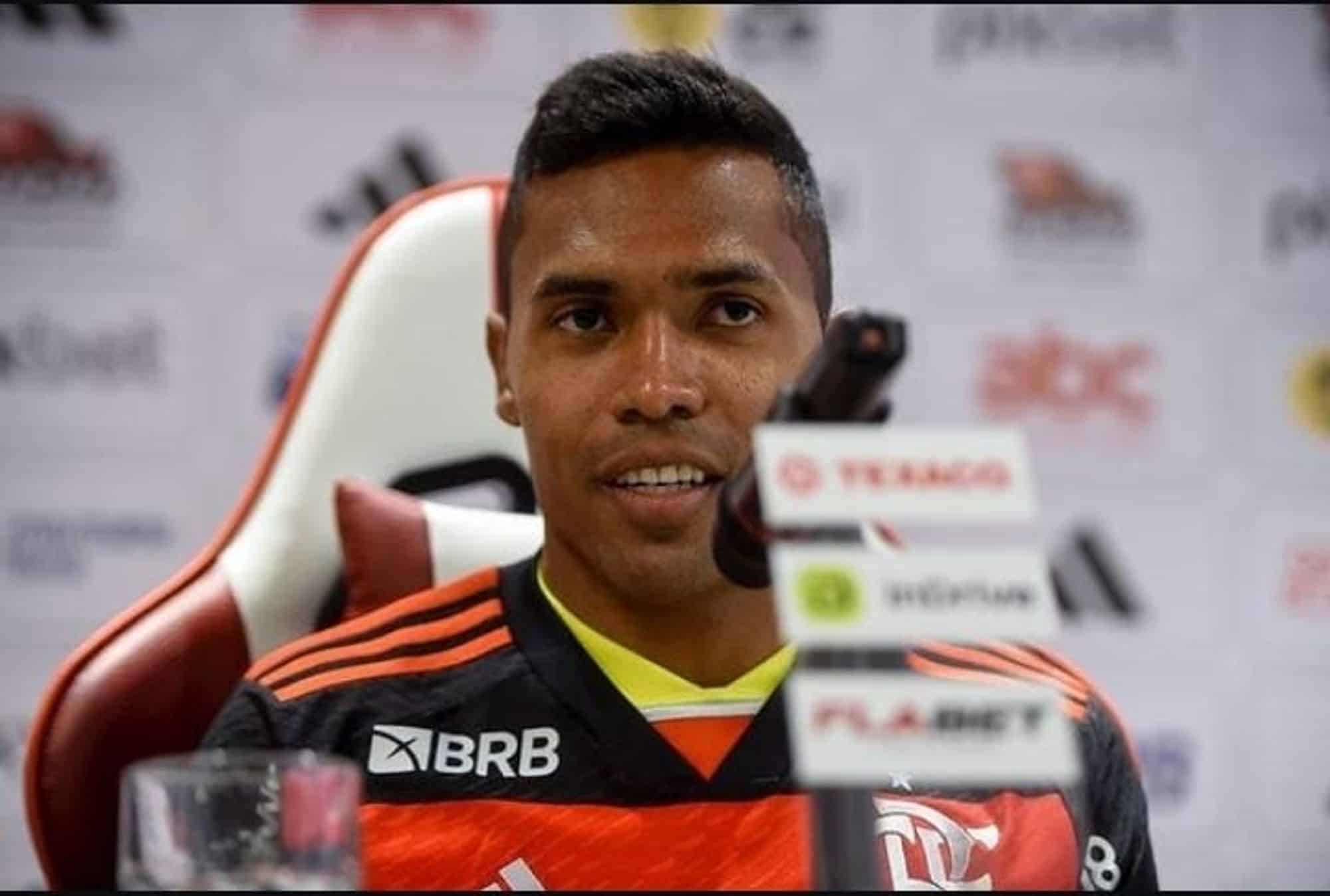 &lsquo;99% flamenguista&rsquo;: Por que Flamengo era op&ccedil;&atilde;o quase &lsquo;natural&rsquo; para Alex Sandro