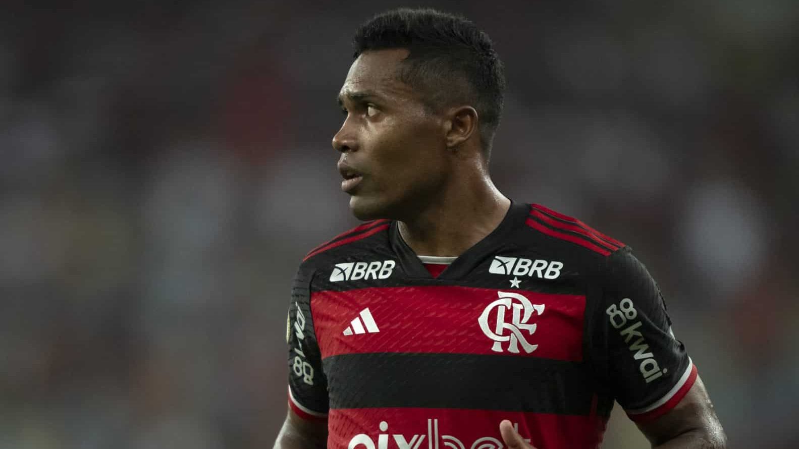 Desempenho de estreantes diminui frustra&ccedil;&atilde;o do Flamengo em empate com o Vasco