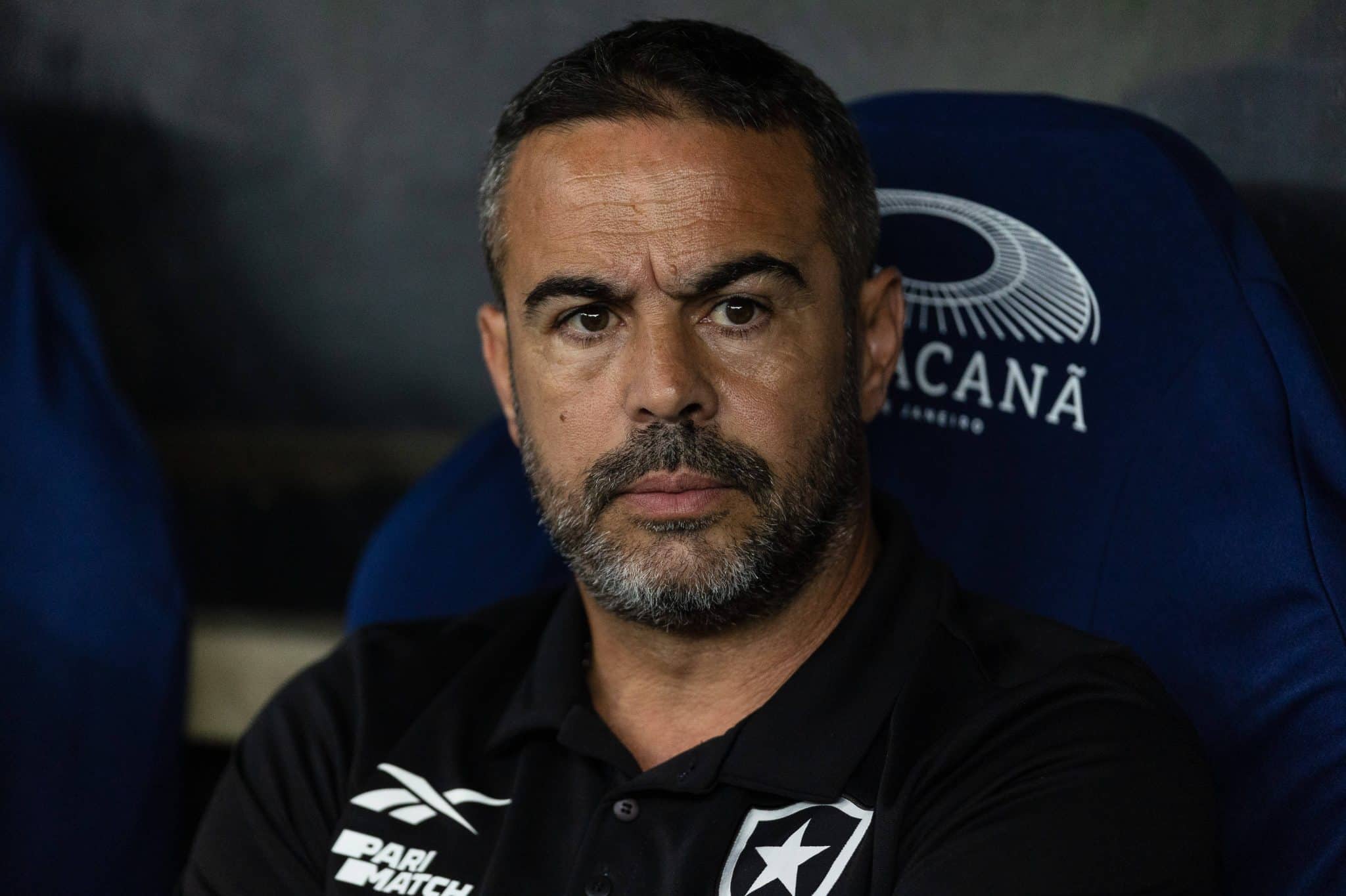 Artur Jorge evita falar em arbitragem e aponta erros do Botafogo em empate com Gr&ecirc;mio