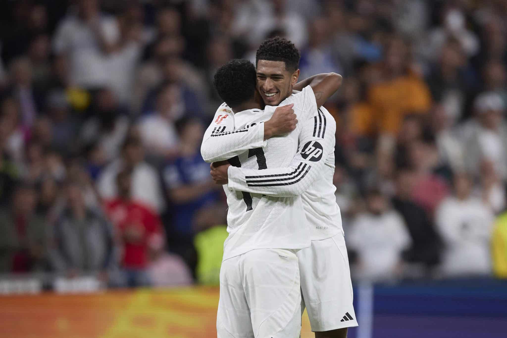 Bellingham abra&ccedil;a Rodrygo em jogo do Real Madrid