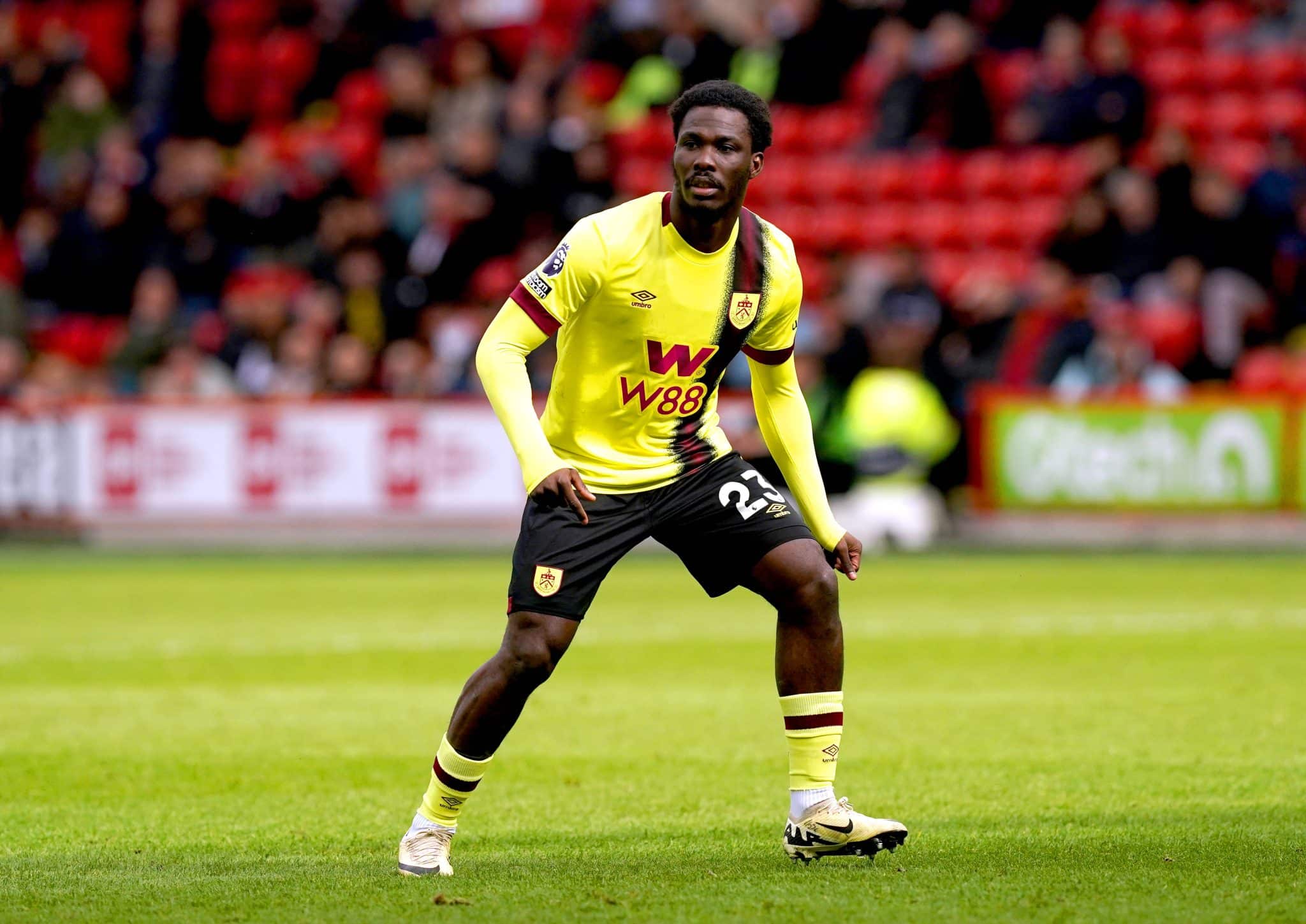 Datro Fofana em a&ccedil;&atilde;o pelo Burnley 
