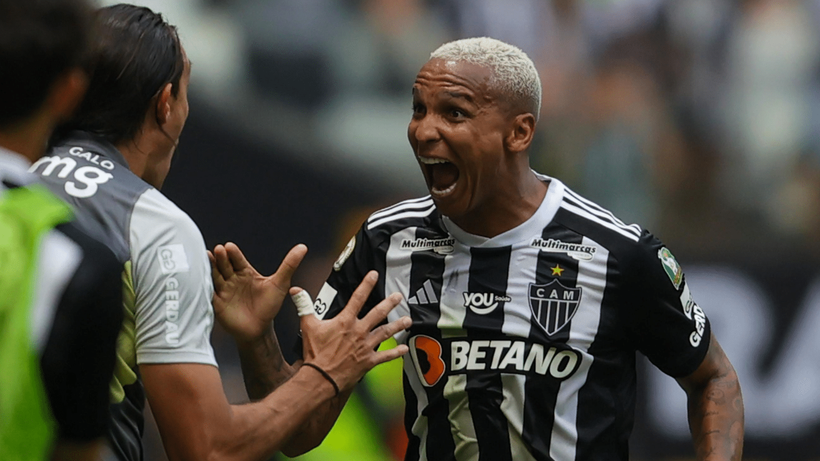 De vil&atilde;o a her&oacute;i: Deyverson desencanta e protagoniza vit&oacute;ria do Atl&eacute;tico-MG