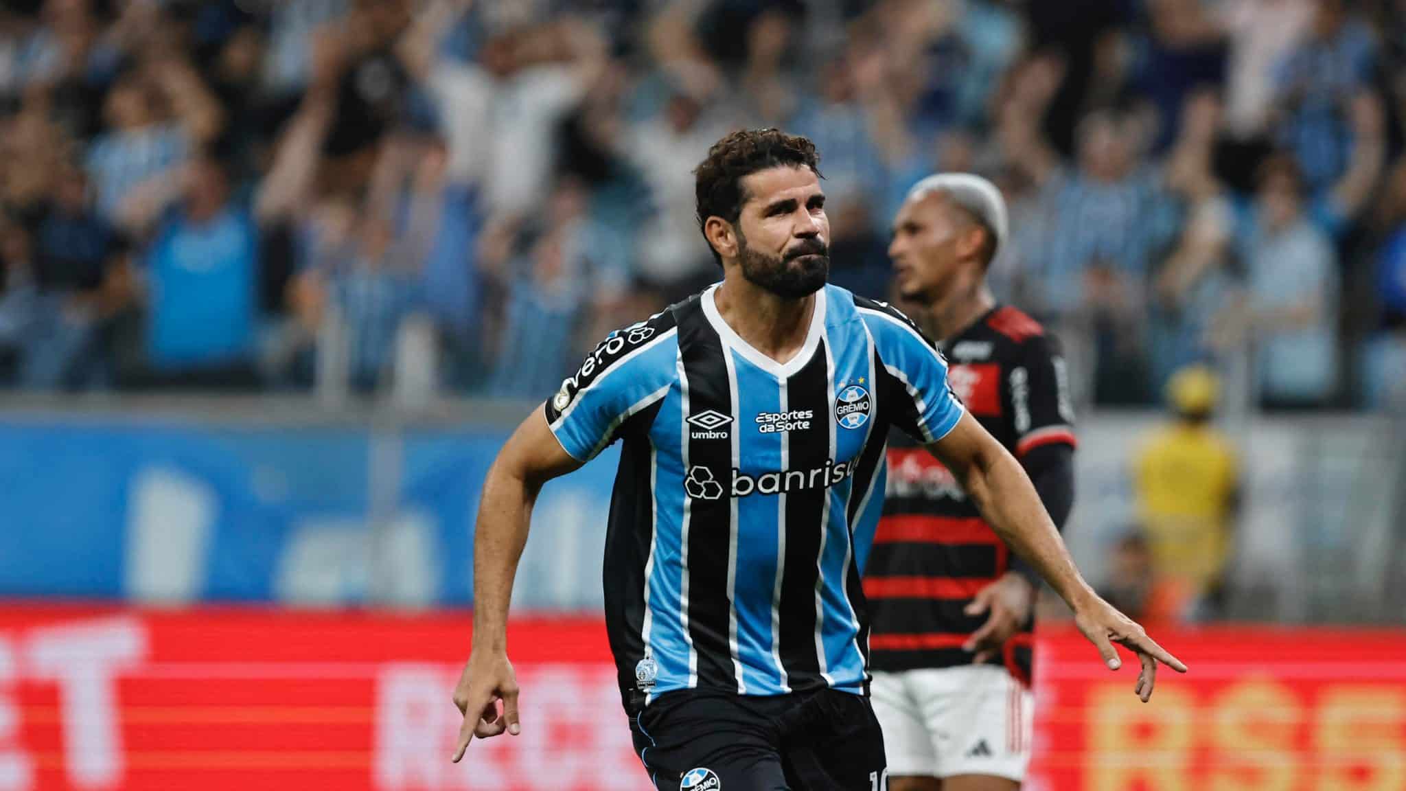 Tr&ecirc;s minutos mudam jogo, aliviam o Gr&ecirc;mio e aumentam press&atilde;o sobre o Flamengo