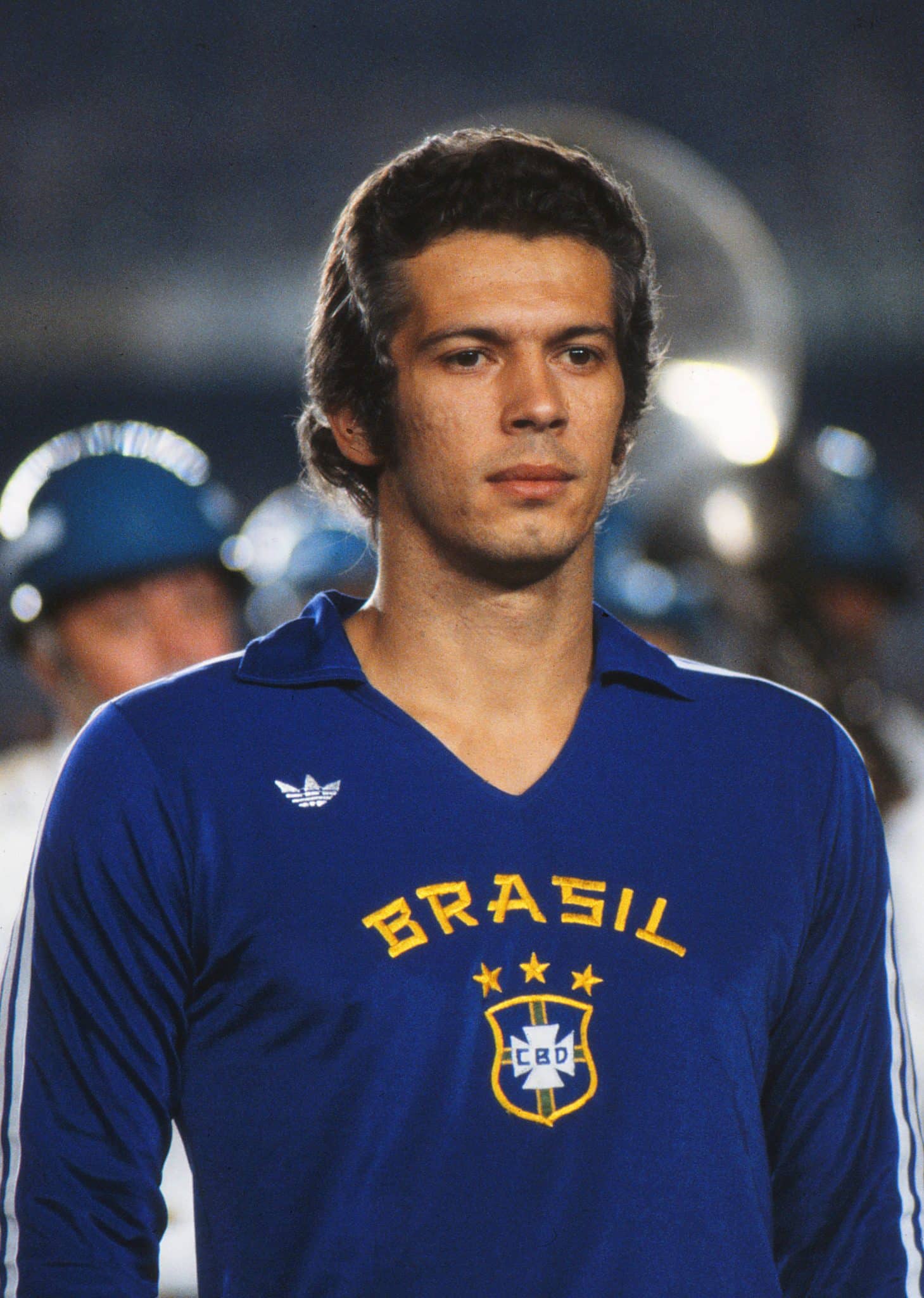 Emerson Le&atilde;o antes do amistoso entre Brasil e Esc&oacute;cia, em 1977