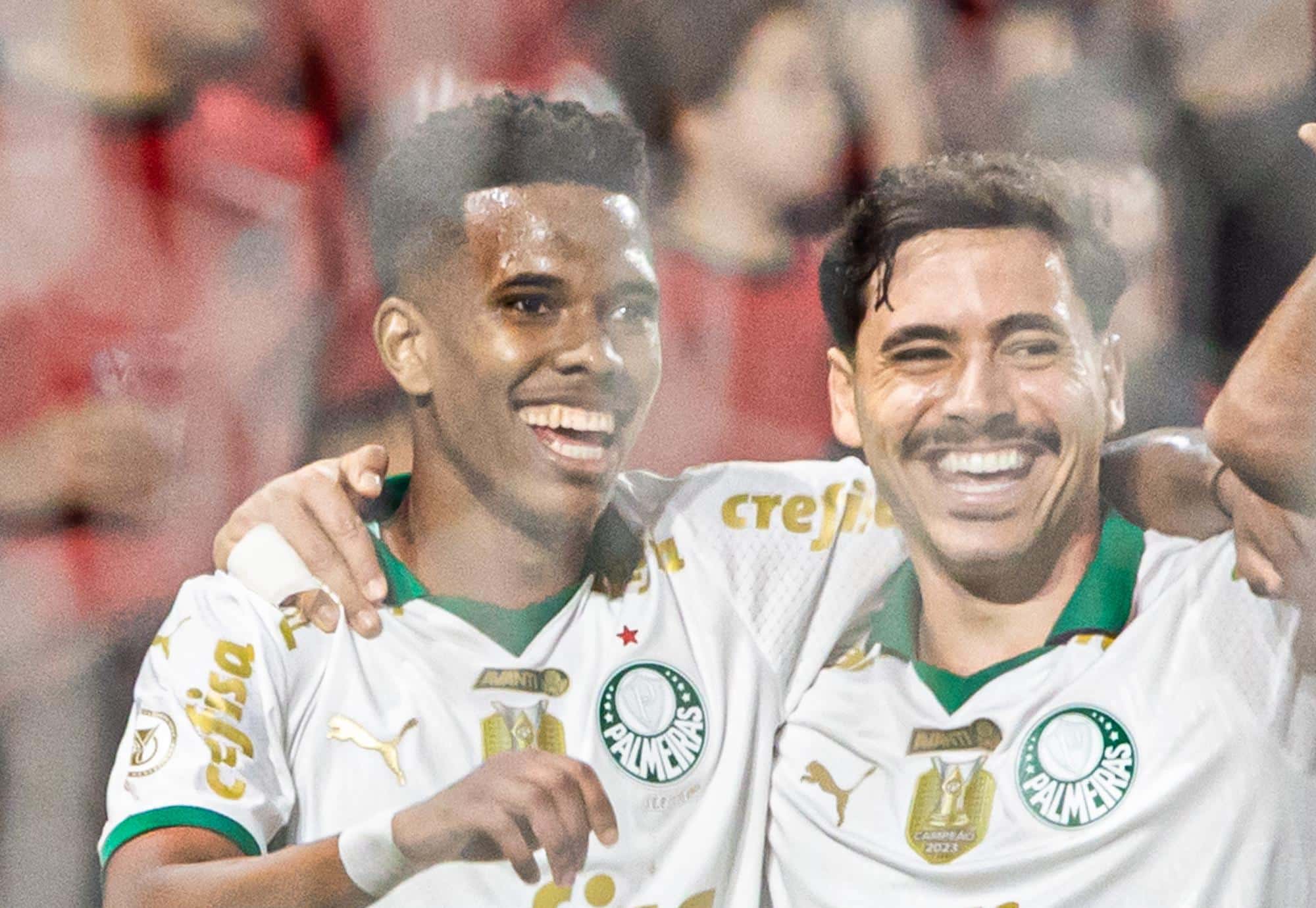 Est&ecirc;v&atilde;o fica perto de marca hist&oacute;rica de Neymar e volta a brilhar em nova vit&oacute;ria do Palmeiras