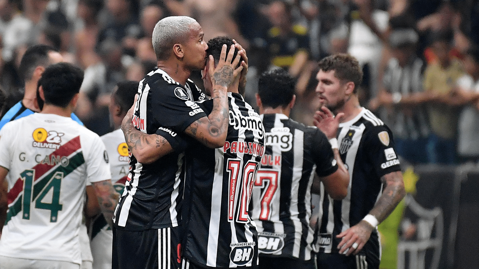 Como Hulk e Paulinho se reergueram ap&oacute;s erros graves na classifica&ccedil;&atilde;o do Atl&eacute;tico-MG?