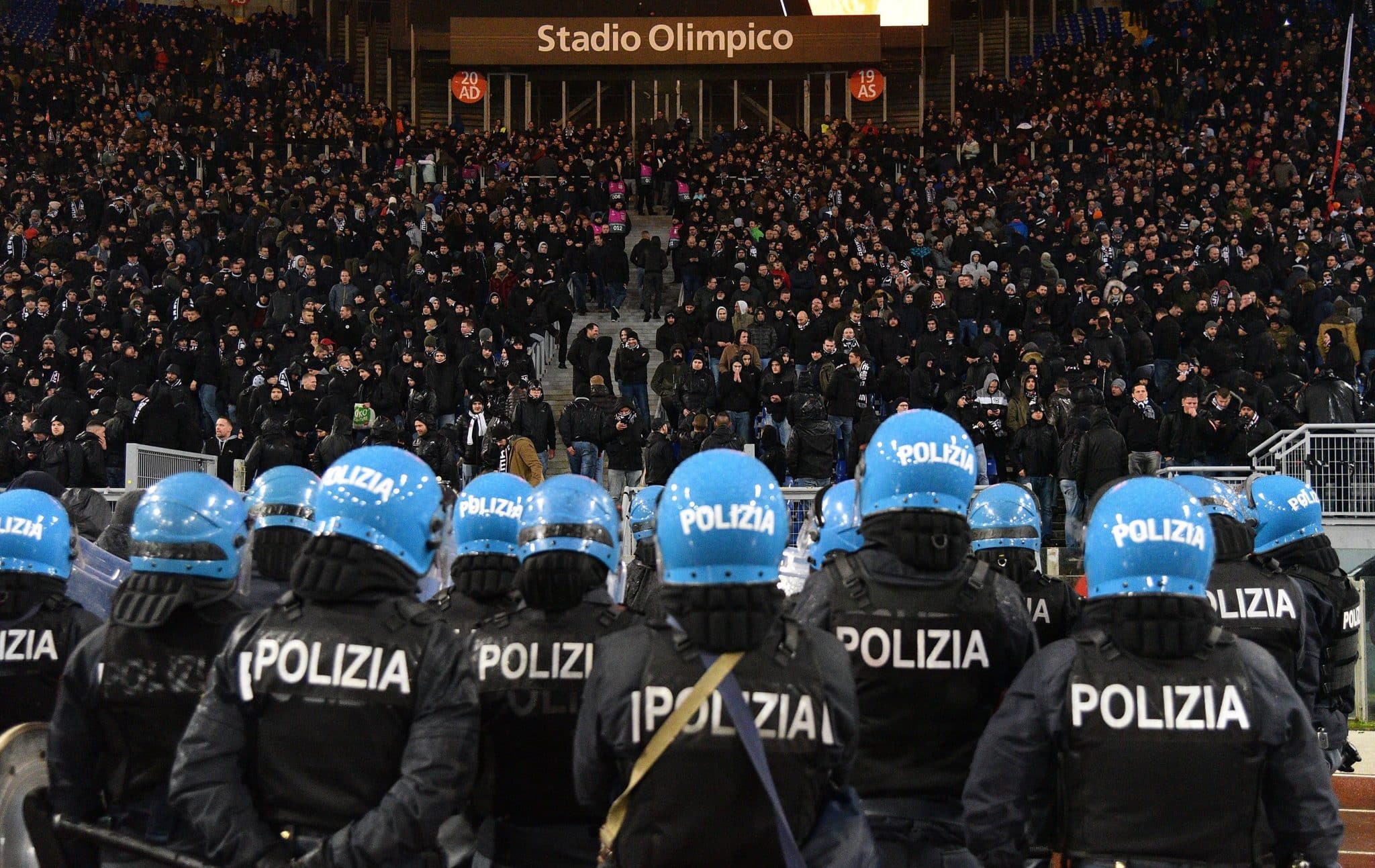 Foto: (Imago) - Essa n&atilde;o &eacute; a primeira vez que torcedores da Lazio viram caso de pol&iacute;cia