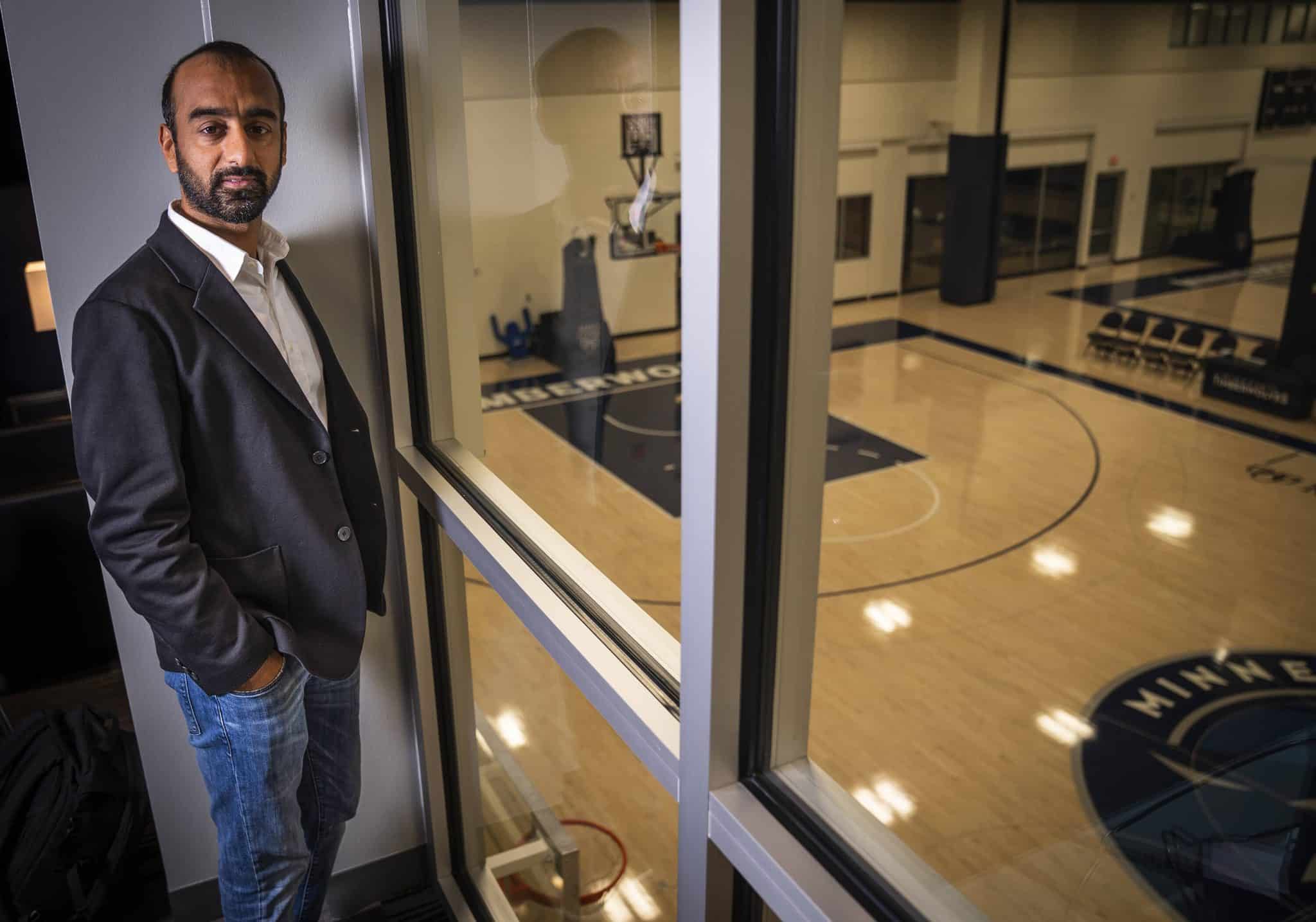 Sachin Gupta enquanto vice-presidente do Minnesota Timberwolves. Foto: Imago
