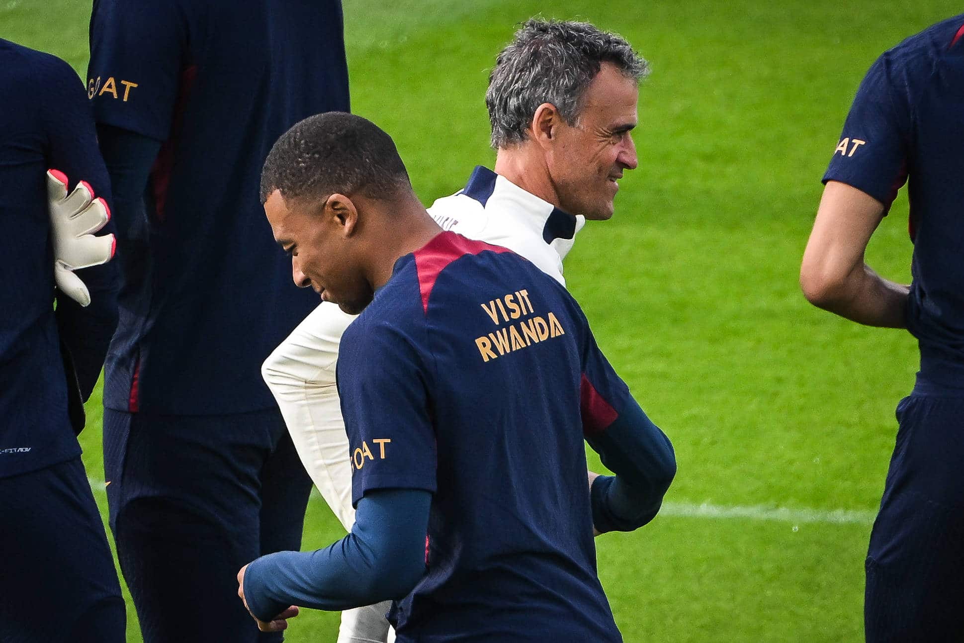 Foto: (Imago) - Kylian Mbapp&eacute; e Luis Enrique pelo PSG