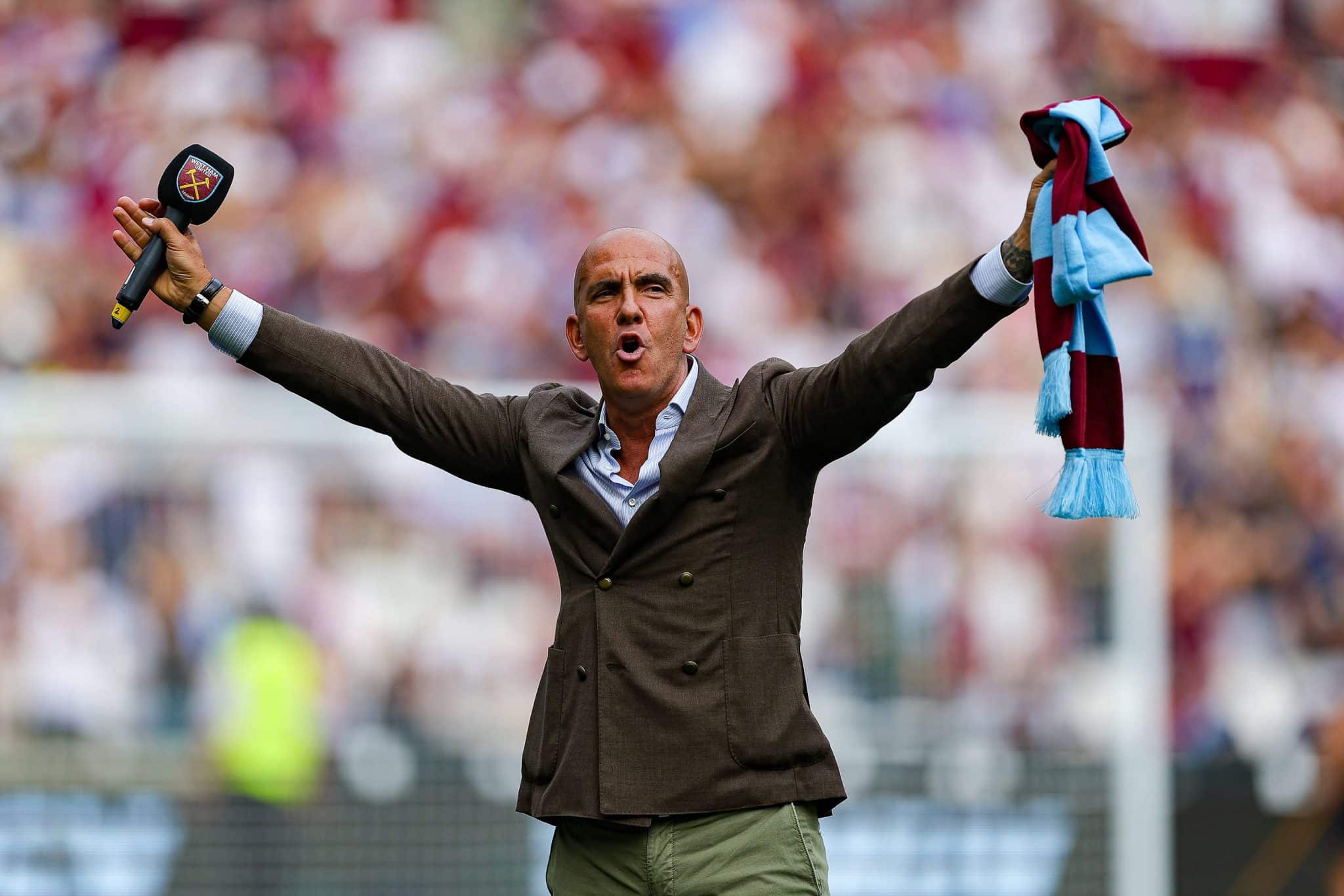 Paolo Di Canio tamb&eacute;m fez hist&oacute;ria com a camisa do West Ham