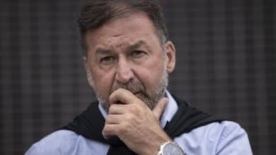 Augusto Melo inicia defesa de impeachment no Corinthians, mas ainda pode ser afastado