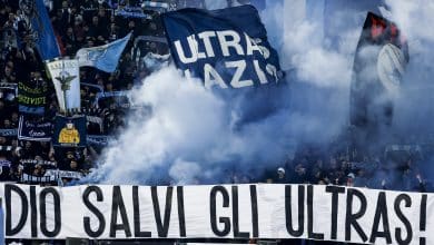 Torcedores da Lazio s&atilde;o banidos de jogo da Liga Europa ap&oacute;s confisco de armas pela pol&iacute;cia