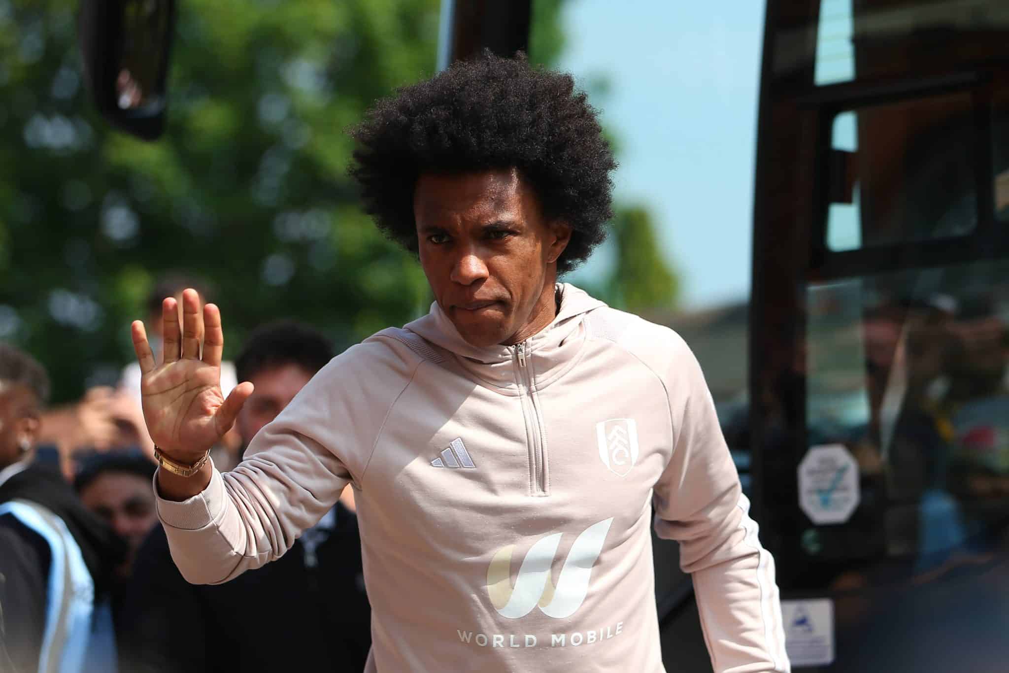 Everton e mais dois clubes da Premier League disputam contrata&ccedil;&atilde;o de Willian