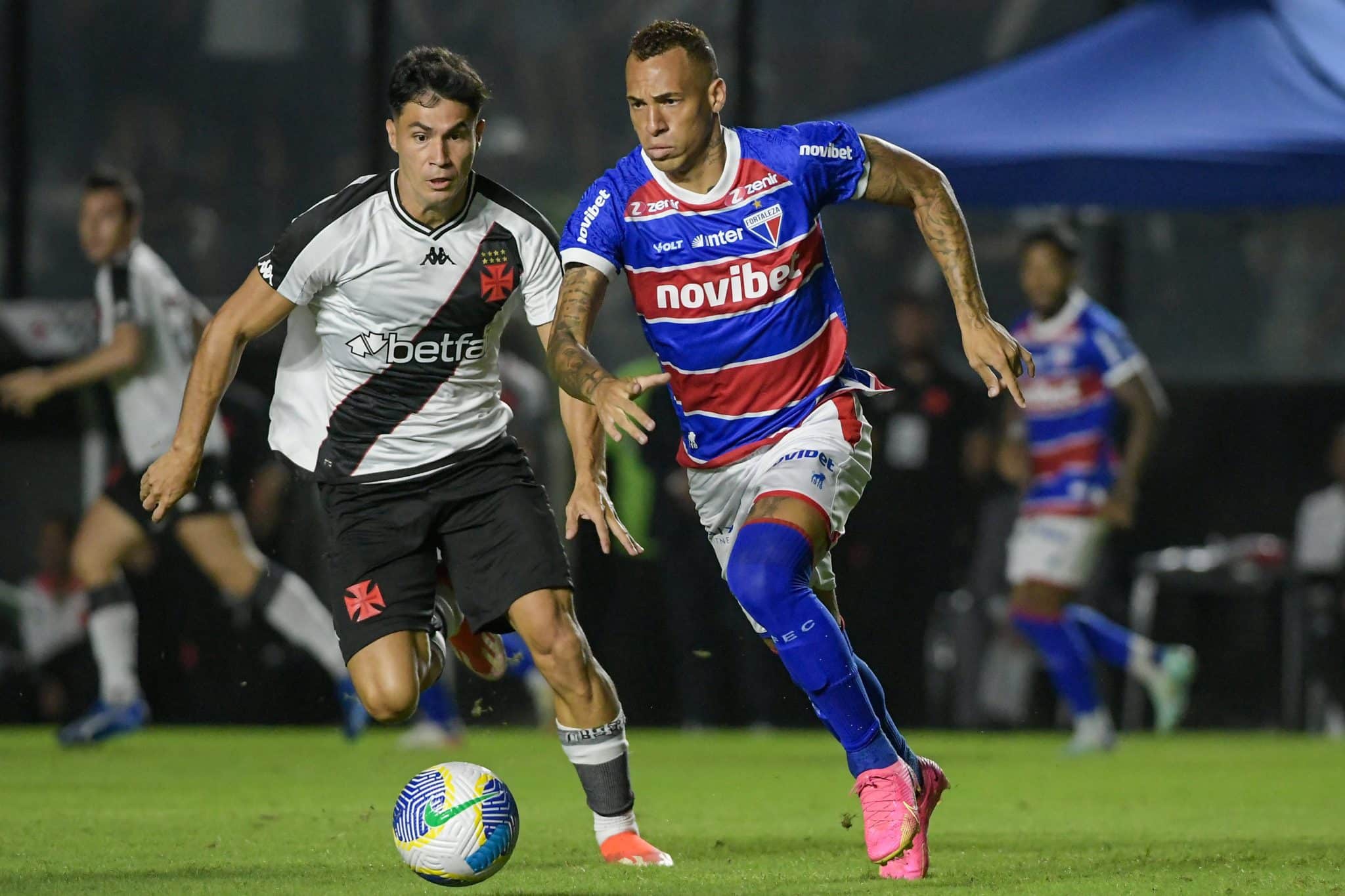 RECORD DATE NOT STATED 21st May 2024: Rio de Janeiro, Brazil: Juan Sforza of Vasco da Gama challenges Breno Lopes of For