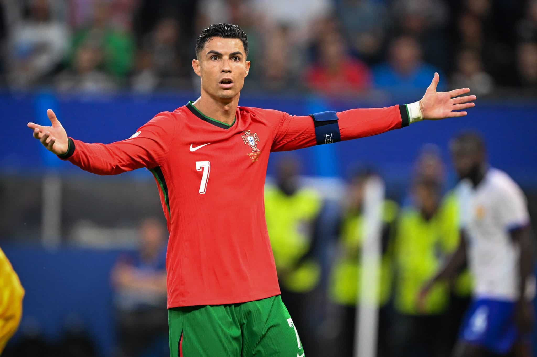 Mesmo ap&oacute;s fracasso na Eurocopa, Cristiano Ronaldo justifica titularidade na sele&ccedil;&atilde;o portuguesa
