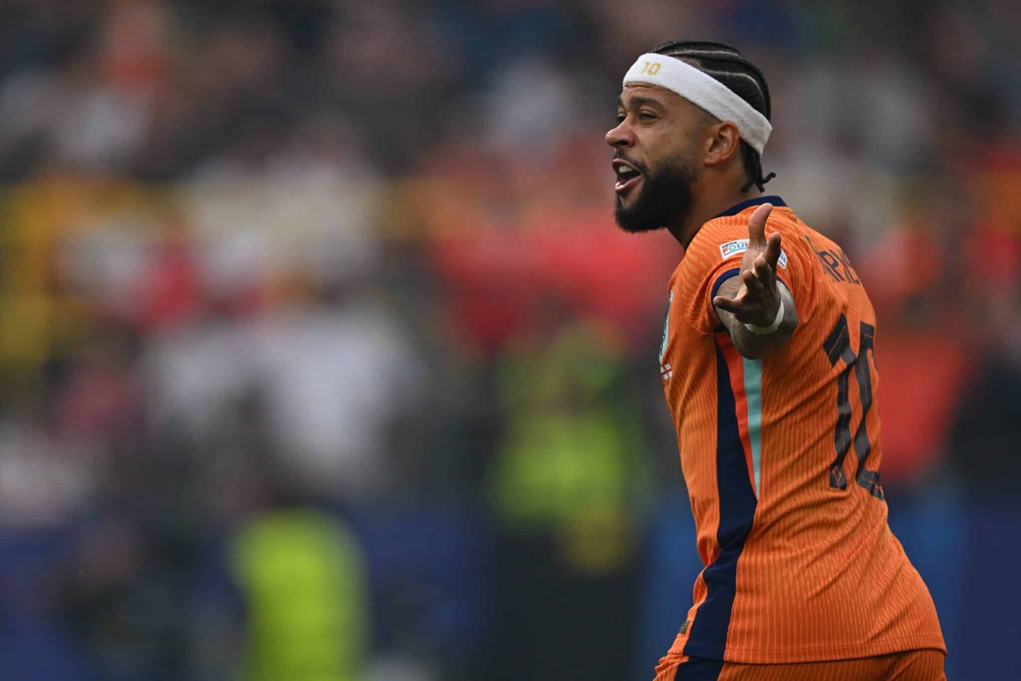 Corinthians usa estrat&eacute;gia &lsquo;anti-Balotelli&rsquo; para fechar com Depay