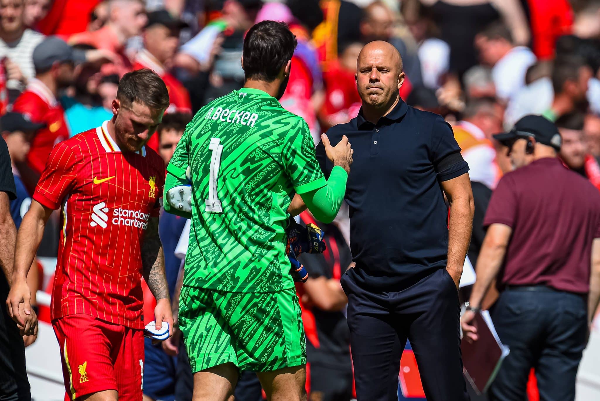 Os elogios de Alisson e os segredos de Slot: o que explica o bom in&iacute;cio do Liverpool