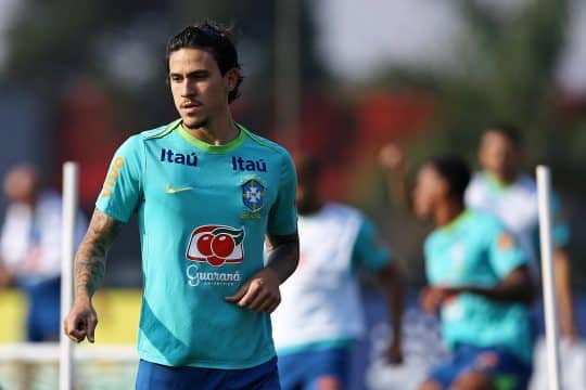 Pedro, do Flamengo, sofre les&atilde;o grave na Sele&ccedil;&atilde;o e est&aacute; fora da temporada