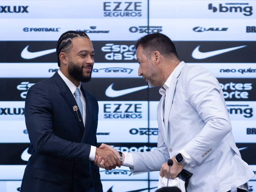 Memphis Depay e Augusto Melo