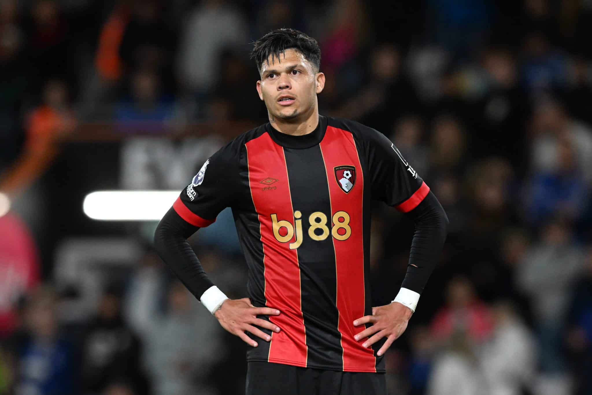 Chelsea acha gol salvador contra Bournemouth e transforma brasileiro em vil&atilde;o