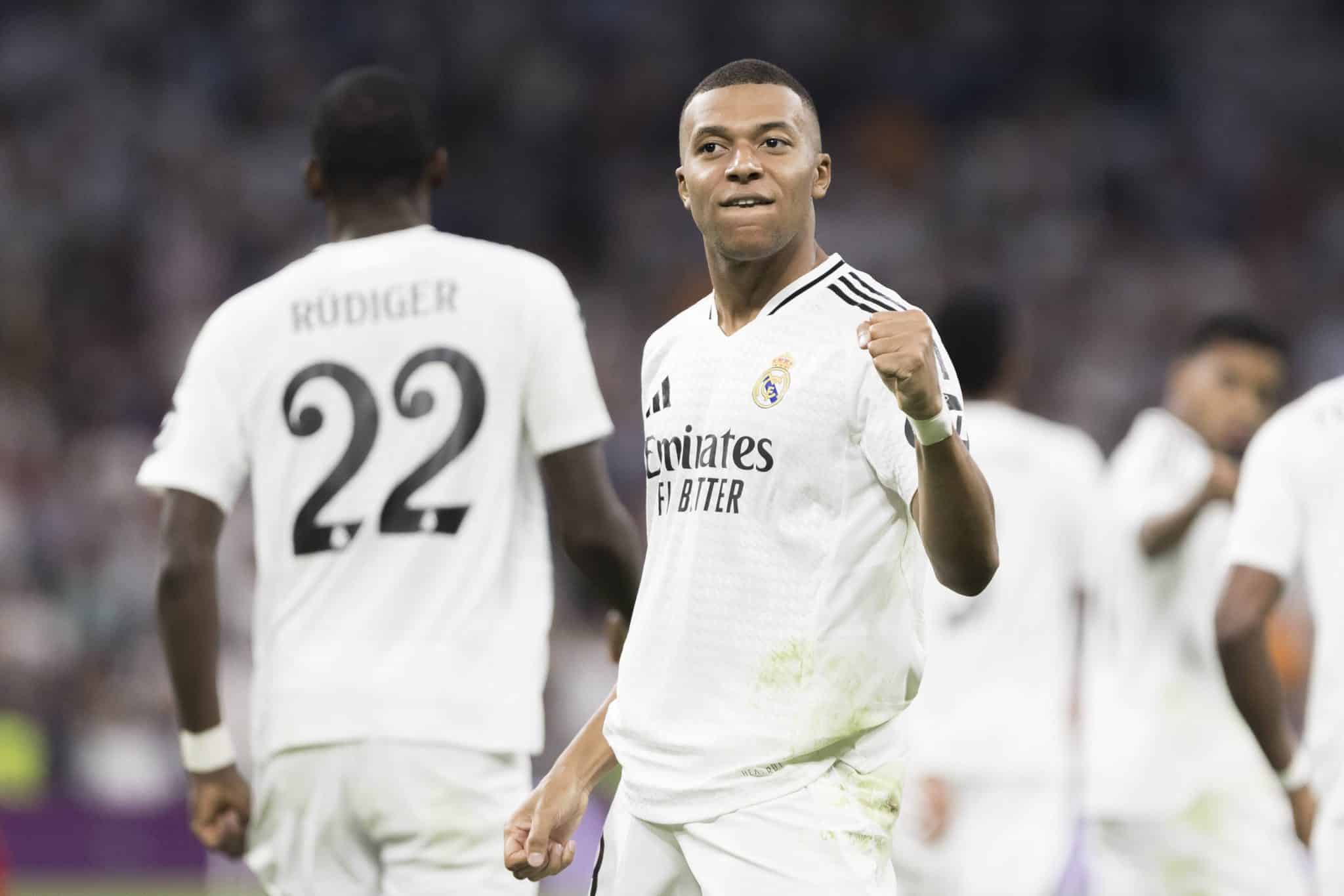 Mbapp&eacute; celebra primeiro gol em Champions pelo Real
