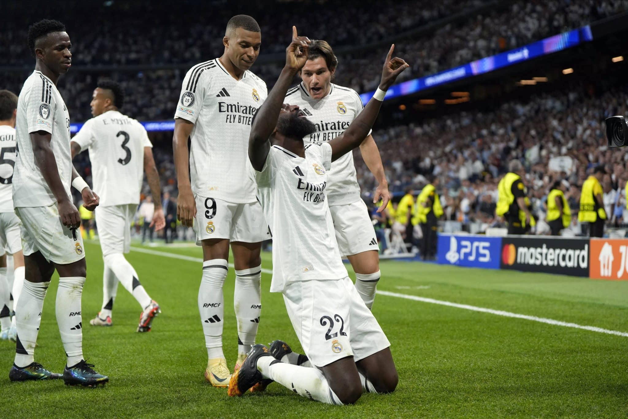 De cabe&ccedil;a, R&uuml;diger desempatou a partida no Bernab&eacute;u