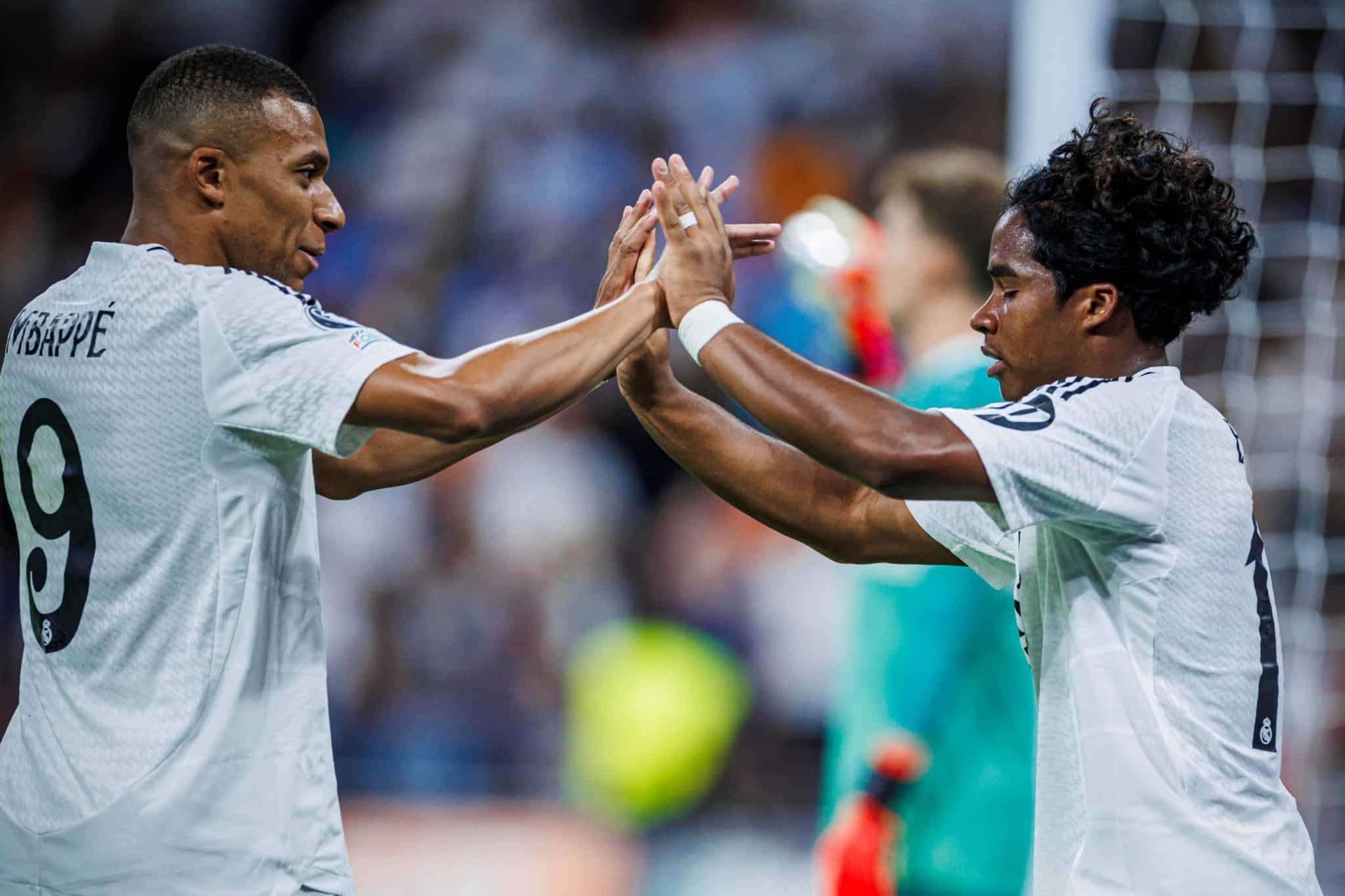 Endrick e Mbapp&eacute; comemoram gol do Real Madrid. Foto: Imago