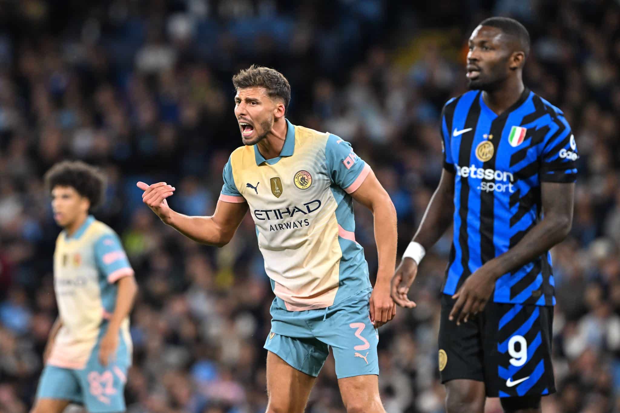 Rub&eacute;n Dias em a&ccedil;&atilde;o pelo Manchester City contra a Internazionale
