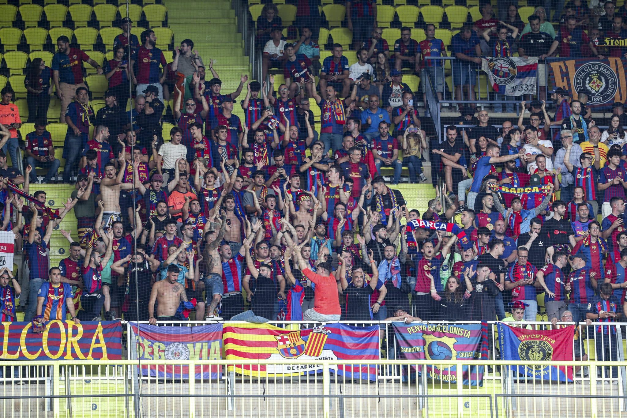 Bandeira com sauda&ccedil;&atilde;o nazista rende puni&ccedil;&atilde;o ao Barcelona na Champions League