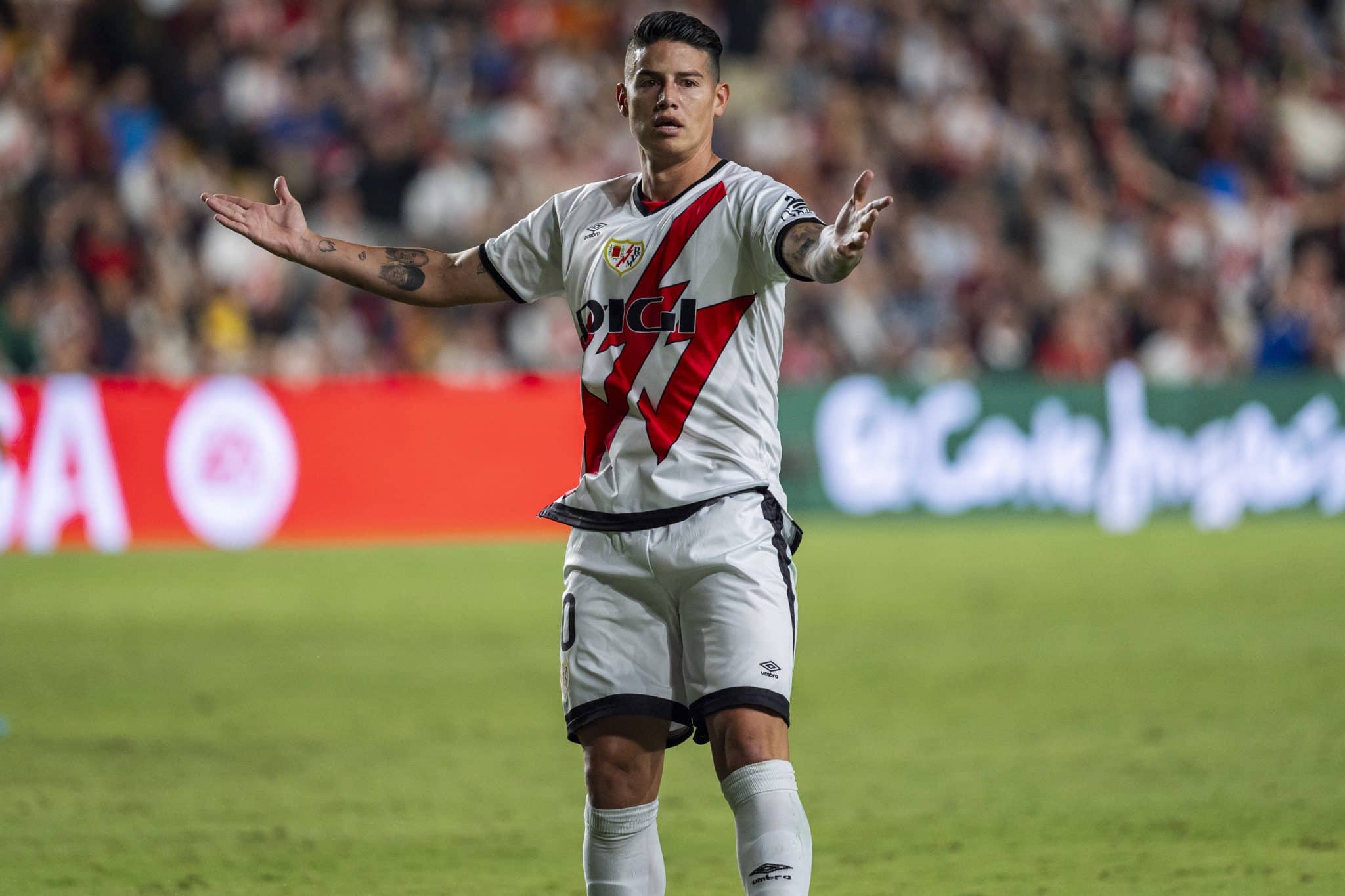 James Rodr&iacute;guez em a&ccedil;&atilde;o pelo Rayo Vallecano