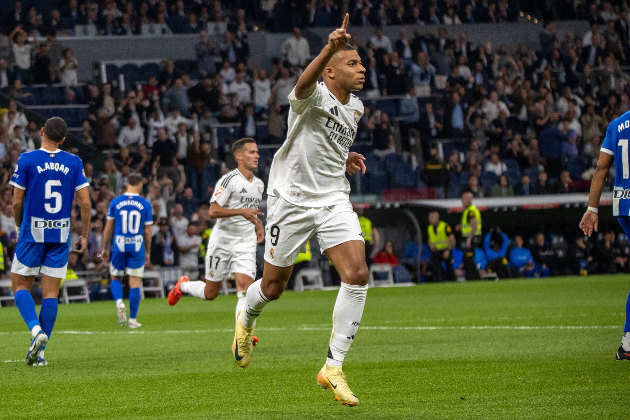 Mbapp&eacute; comemora gol pelo Real Madrid. Foto: Imago