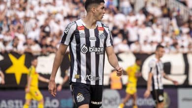 Torcedor invade o vesti&aacute;rio do Santos e irrita jogadores ap&oacute;s vit&oacute;ria contra o Brusque