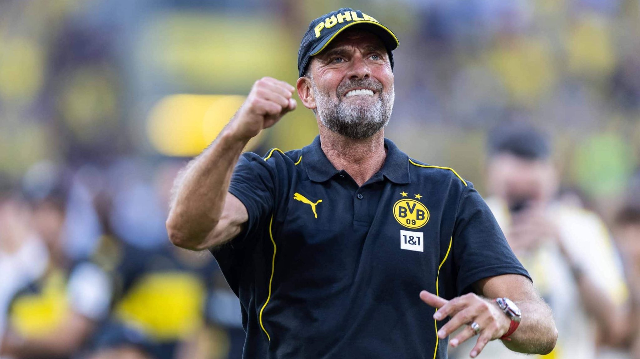 Klopp reverencia torcedores do Borussia Dortmund
