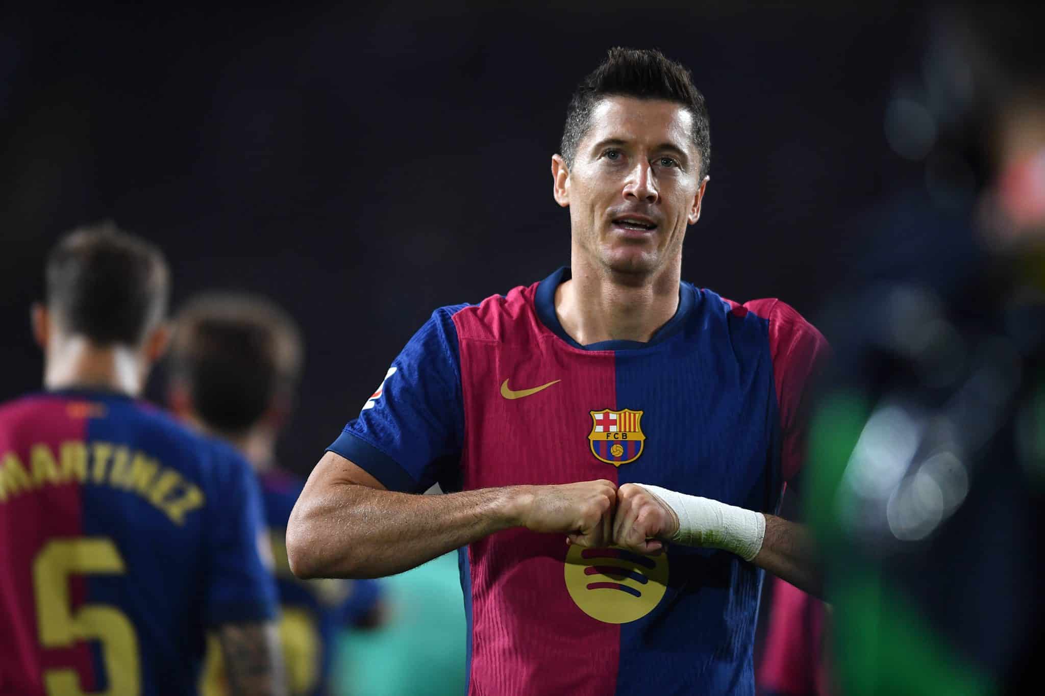 Lewandowski comemora gol pelo Barcelona