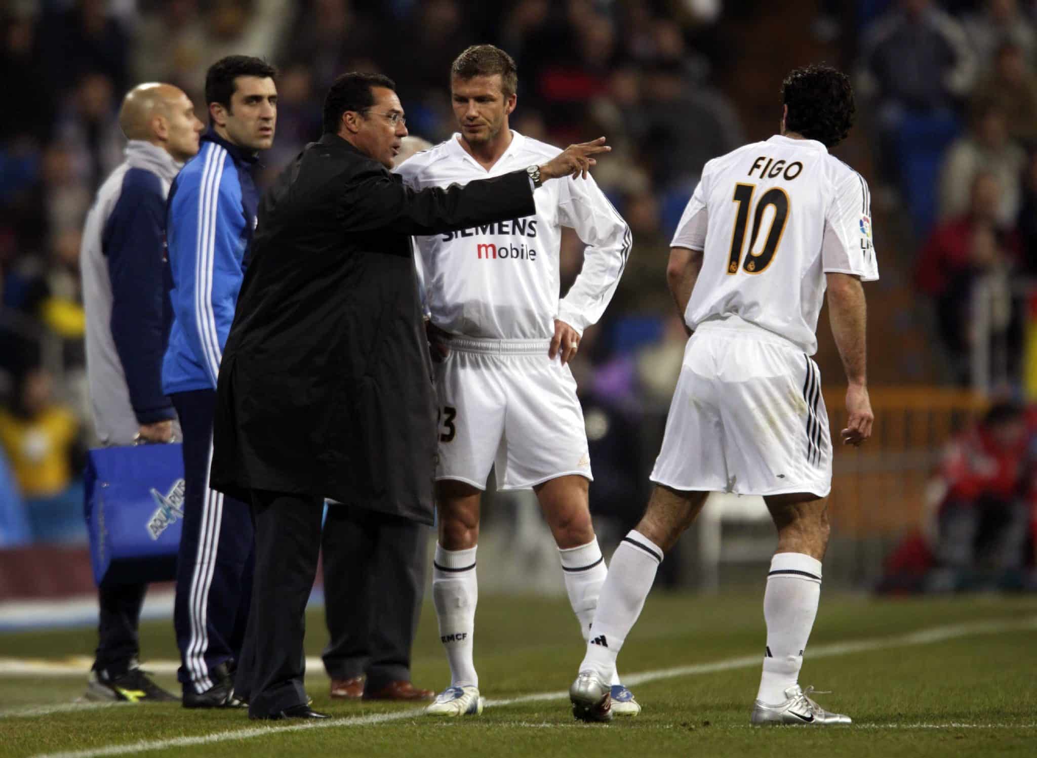 Luxemburgo d&aacute; instru&ccedil;&otilde;es a Beckham e Figo durante partida do Real Madrid, em 2005