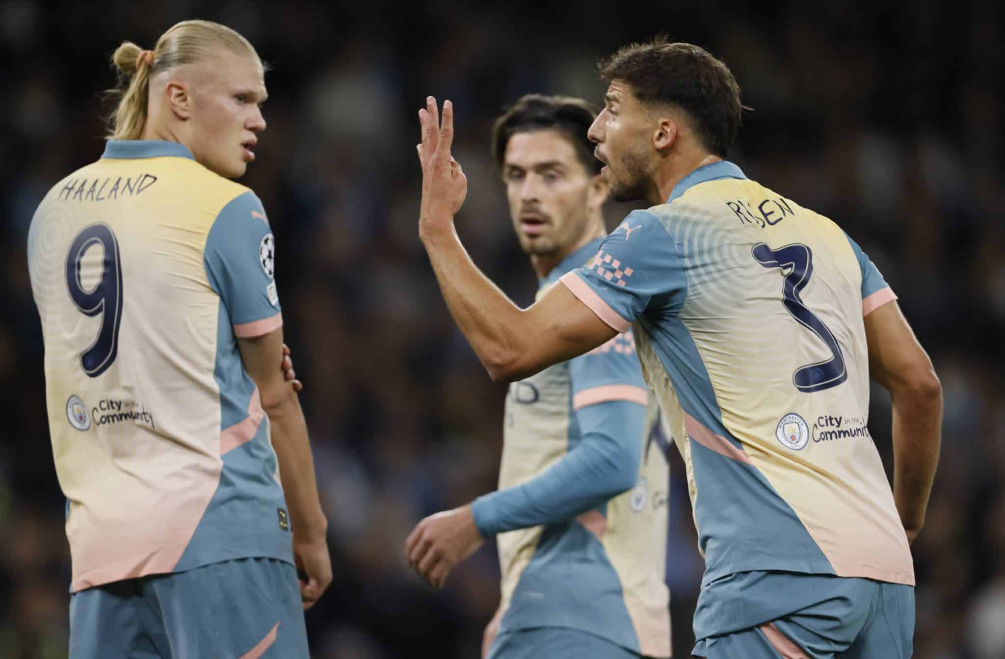 R&uacute;ben Dias d&aacute; instru&ccedil;&otilde;es para colegas de Manchester City contra Internazionale