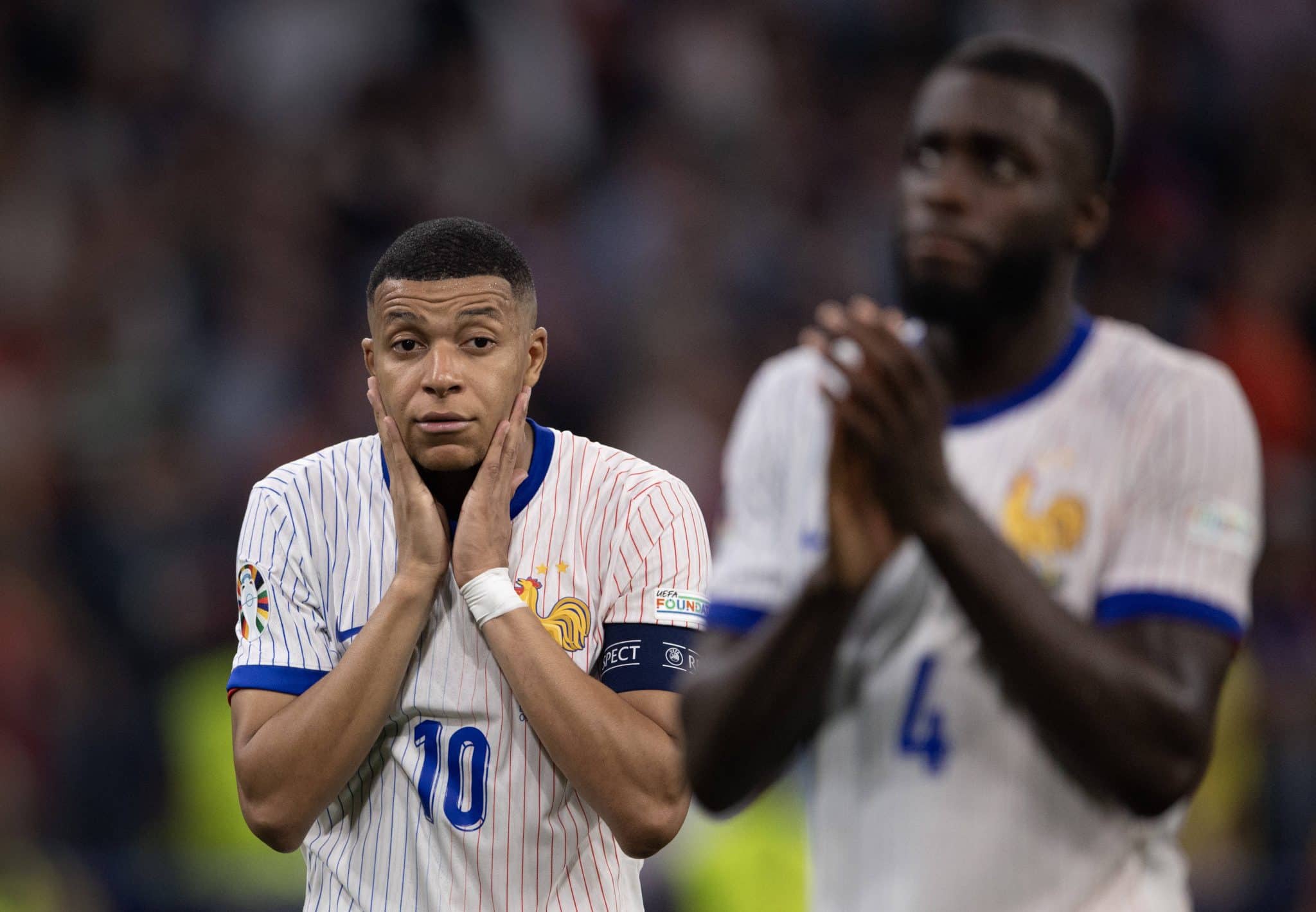 
Mbapp&eacute; ap&oacute;s a elimina&ccedil;&atilde;o da Fran&ccedil;a na Eurocopa 2024