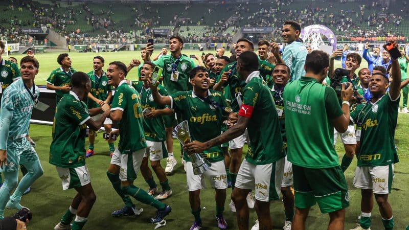 Abel viu conquista de um Palmeiras sub-20 com características que faltam no seu time