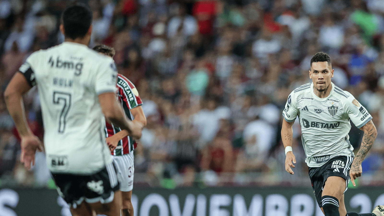 Milito comete mesmo erro de Felip&atilde;o no Atl&eacute;tico-MG, mas tem carta na manga para corrigi-lo