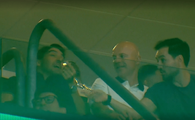 Abel Ferreira conversa com Vitor Castanheira e Tiago Costa durante final do Brasileiro Sub-20